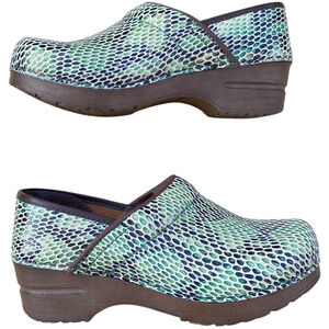 Sanita Professional Clogs Womens EU 35 US 5 Green Mint Snake Print Leather Work